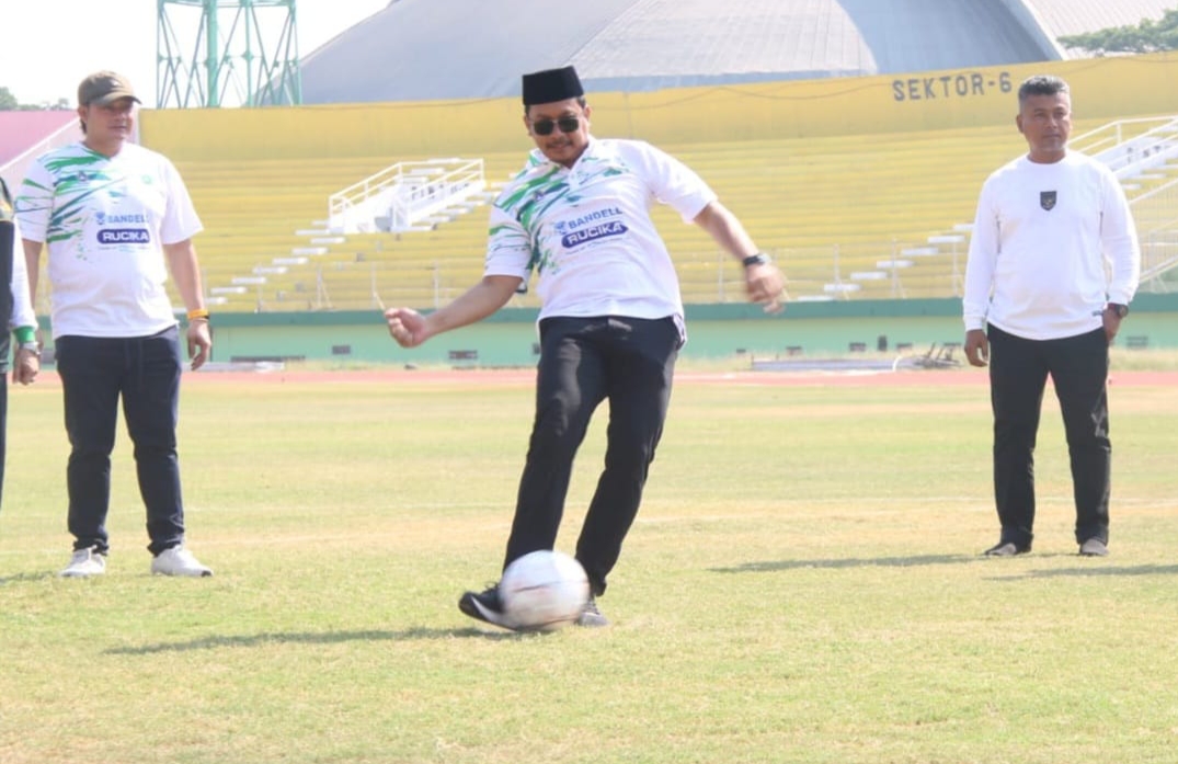 Gus Mudhlor Buka Kompetisi ASKAB PSSI Sidoarjo di GOR Delta