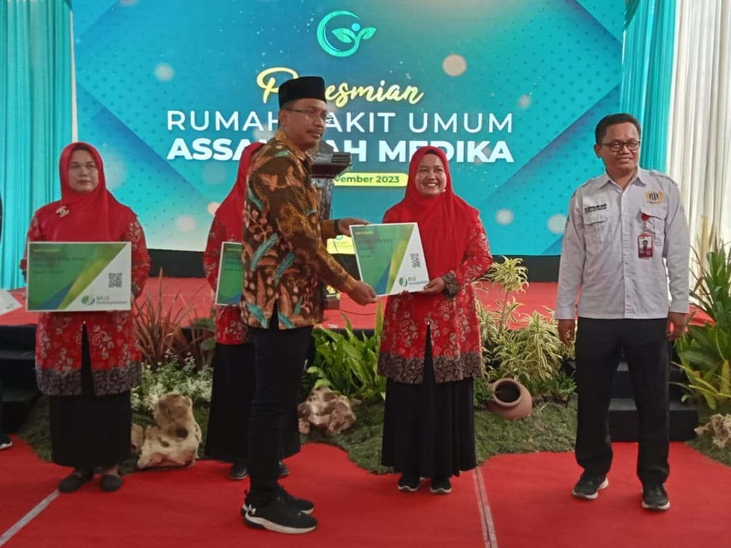 Gus Mudhlor Resmikan RSU Assakinah Kebonagung