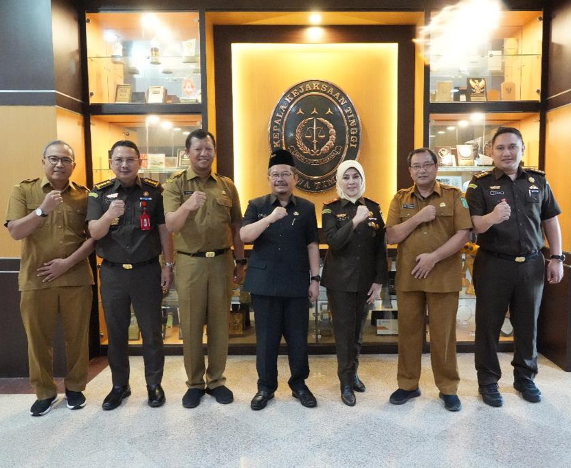PJ BUPATI PASURUAN BERKUNJUNG KE KEJATI JATIM