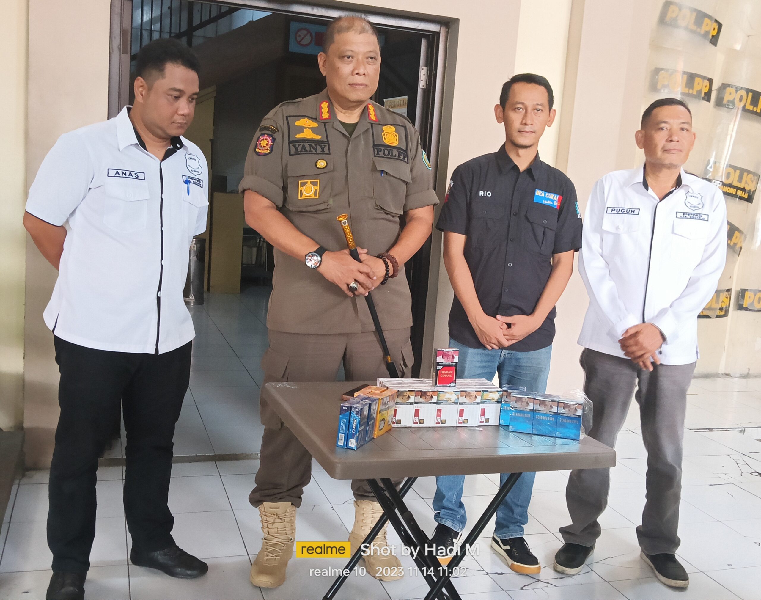 Satpol PP Kabupaten Sidoarjo Bersama Bea Cukai Razia Rokok Ilegal, Sita 960 Batang