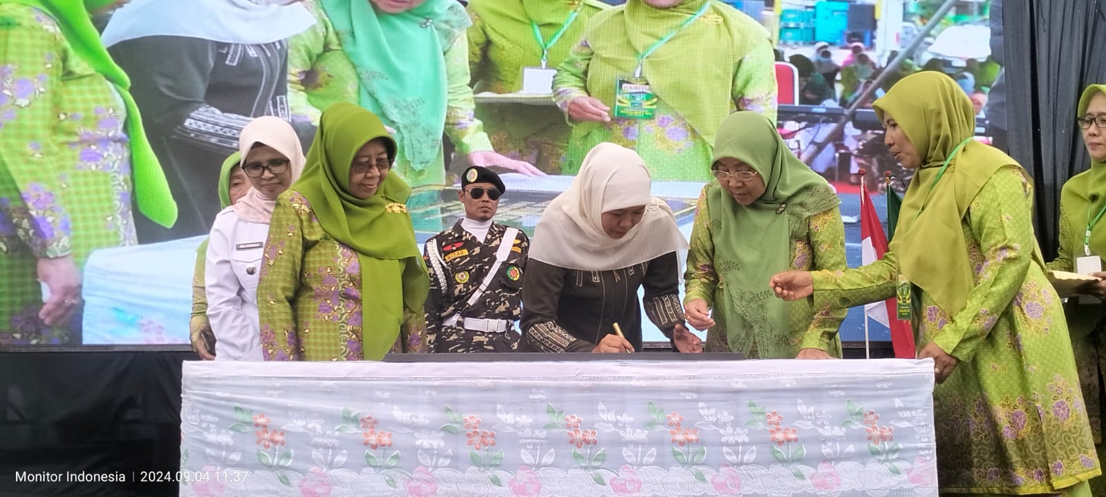 Ketum Muslimat NU Khofifah Hadiri Peresmian Graha Muslimat NU Blitar