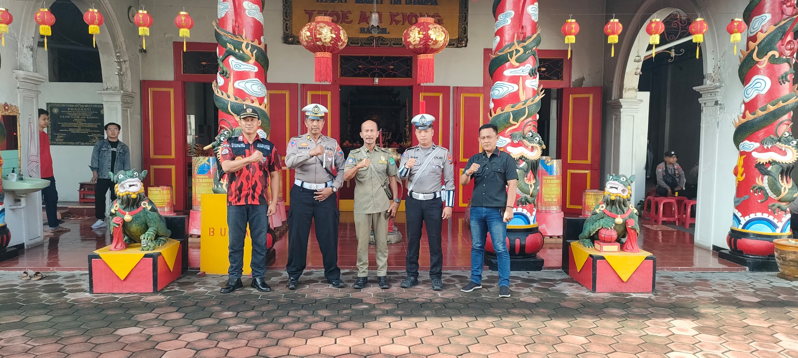 Pastikan Keamanan Imlek, Polres Pasuruan Sterilisasi Tempat Ibadah