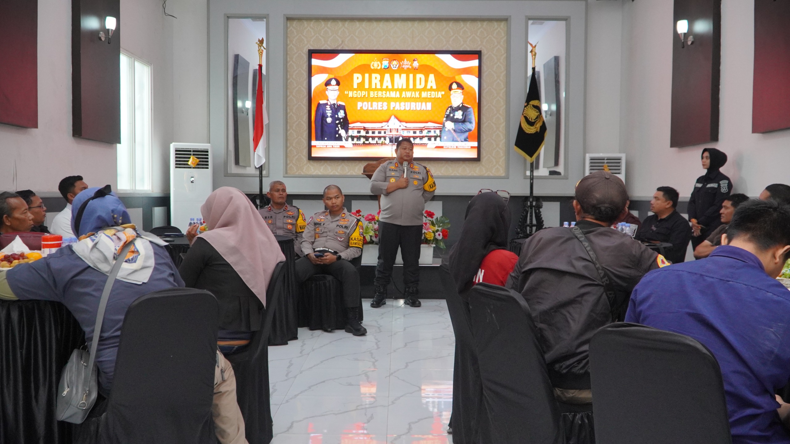 Kapolres Pasuruan ngopi bareng awak media, Tegaskan Keterbukaan Informasi