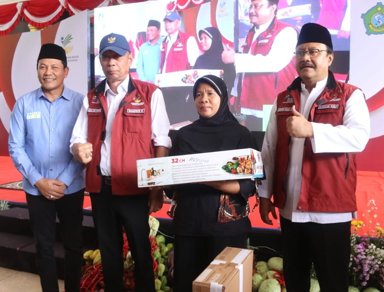 Mensos dan Wamensos Menghadiri Acara Pilar- Pilar Sosial Bersama Plt. Bupati Subandi di Pendopo Delta Wibawa Sidoarjo