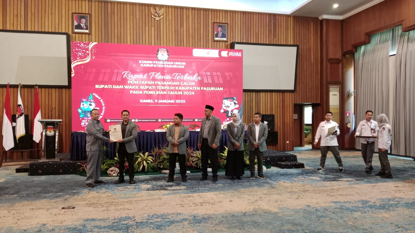 RUBIH di tetapkan KPU sebagai Bupati dan Wabup Pasuruan, 2 Kursi pasangan 01 (MUDAH) kosong