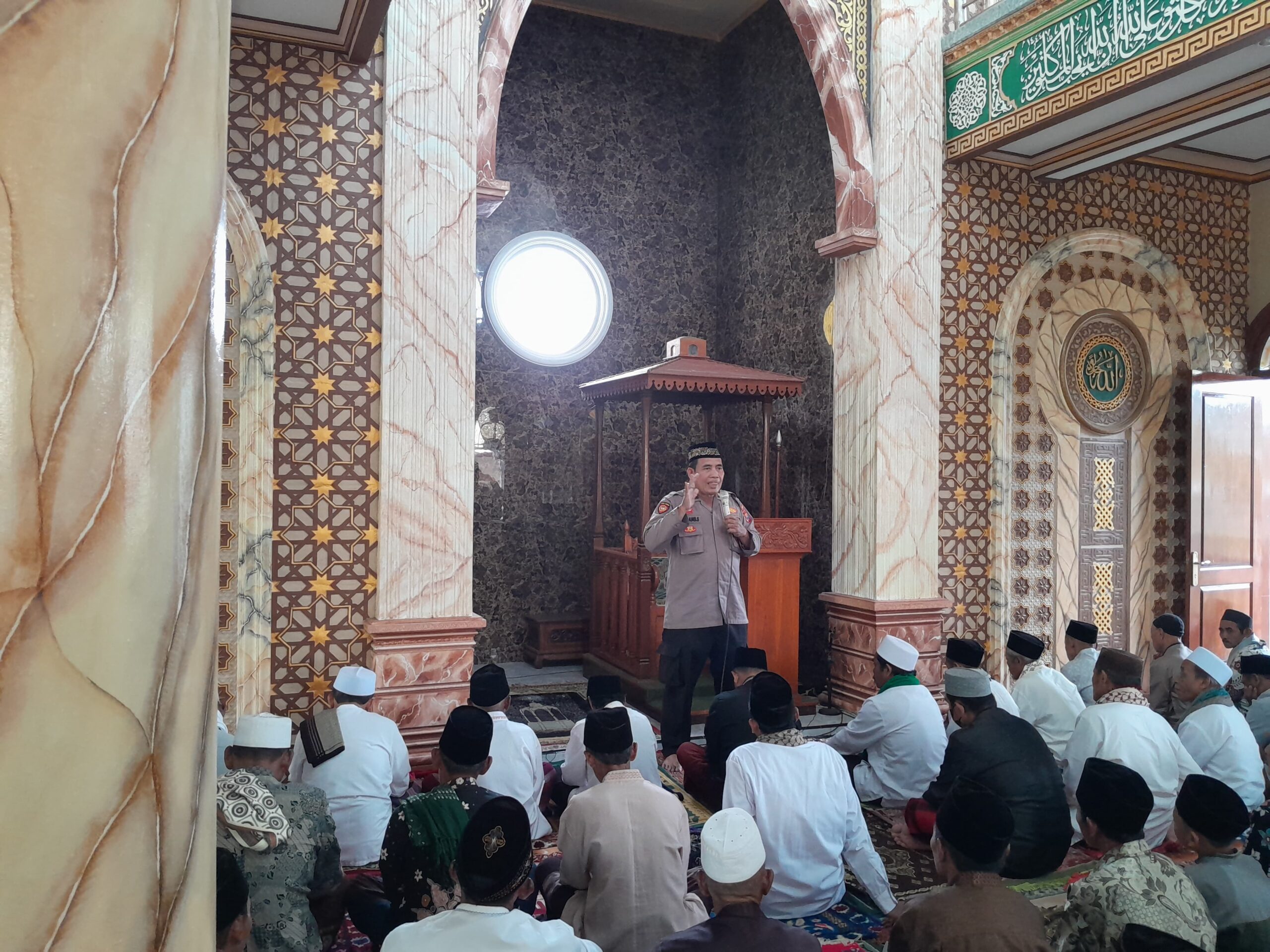 Bulan Ramadhan Polisi Gelar Safari Shalat Jum’at, Ajak Warga Jaga Kamtibmas, Jauhi Penyalahgunaan Miras Dan Narkoba