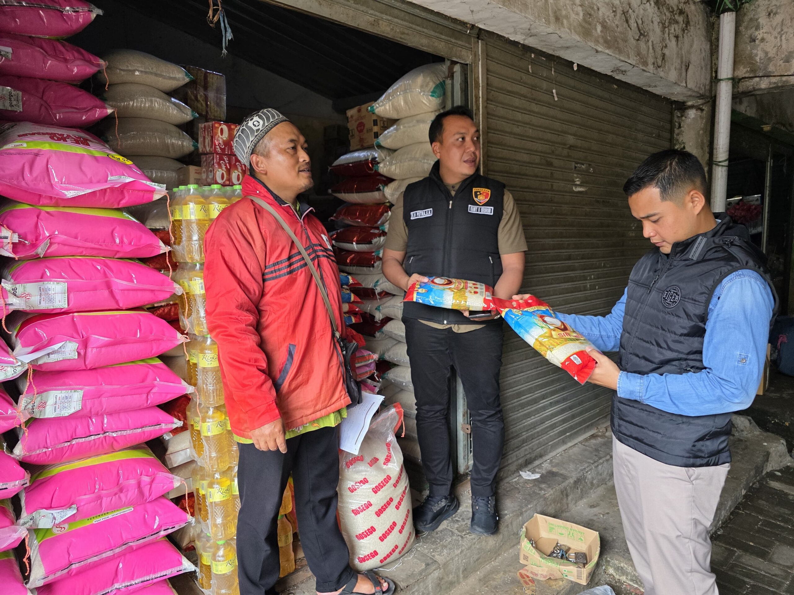 Lagi- lagi Satuan Tugas (Satgas) Pangan gabungan dari Satreskrim Polres Pasuruan dan Dinas Perindustrian dan Perdagangan (Disperindag)