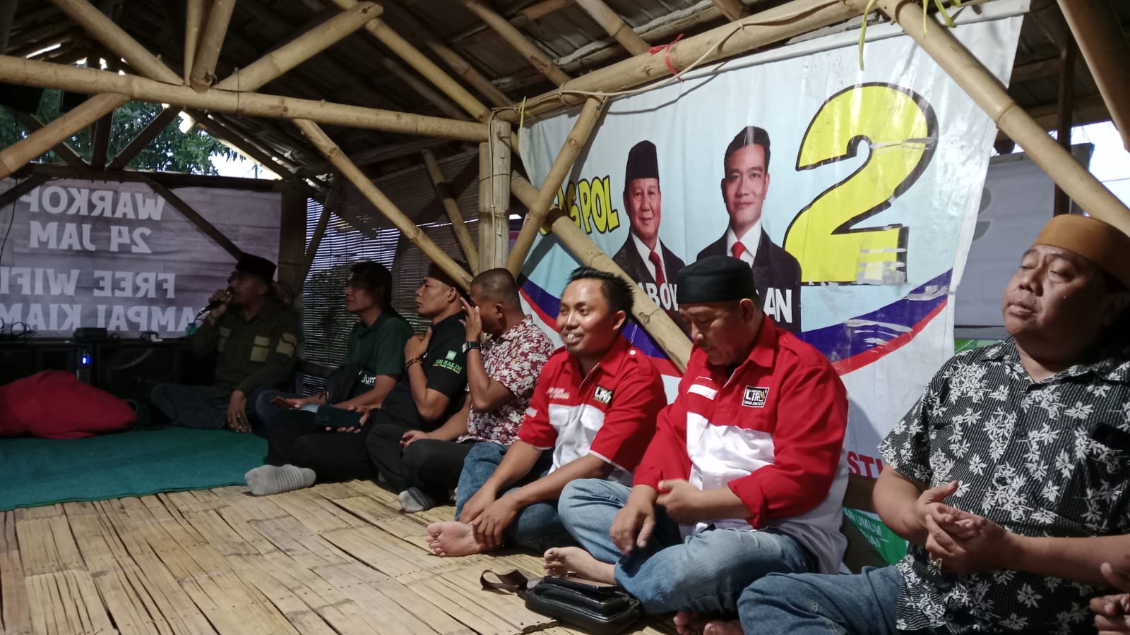 Muslim ketua LIRA gelar Buka bersama serta pembagian THR menjelang Hari Raya Idul Fitri