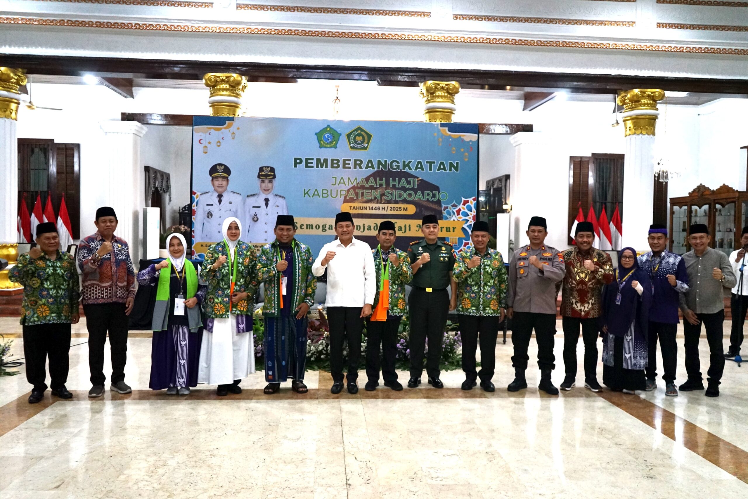 Bupati Sidoarjo Lepas Jamaah Haji Kloter 93, Yang Terakhir dari Pendopo