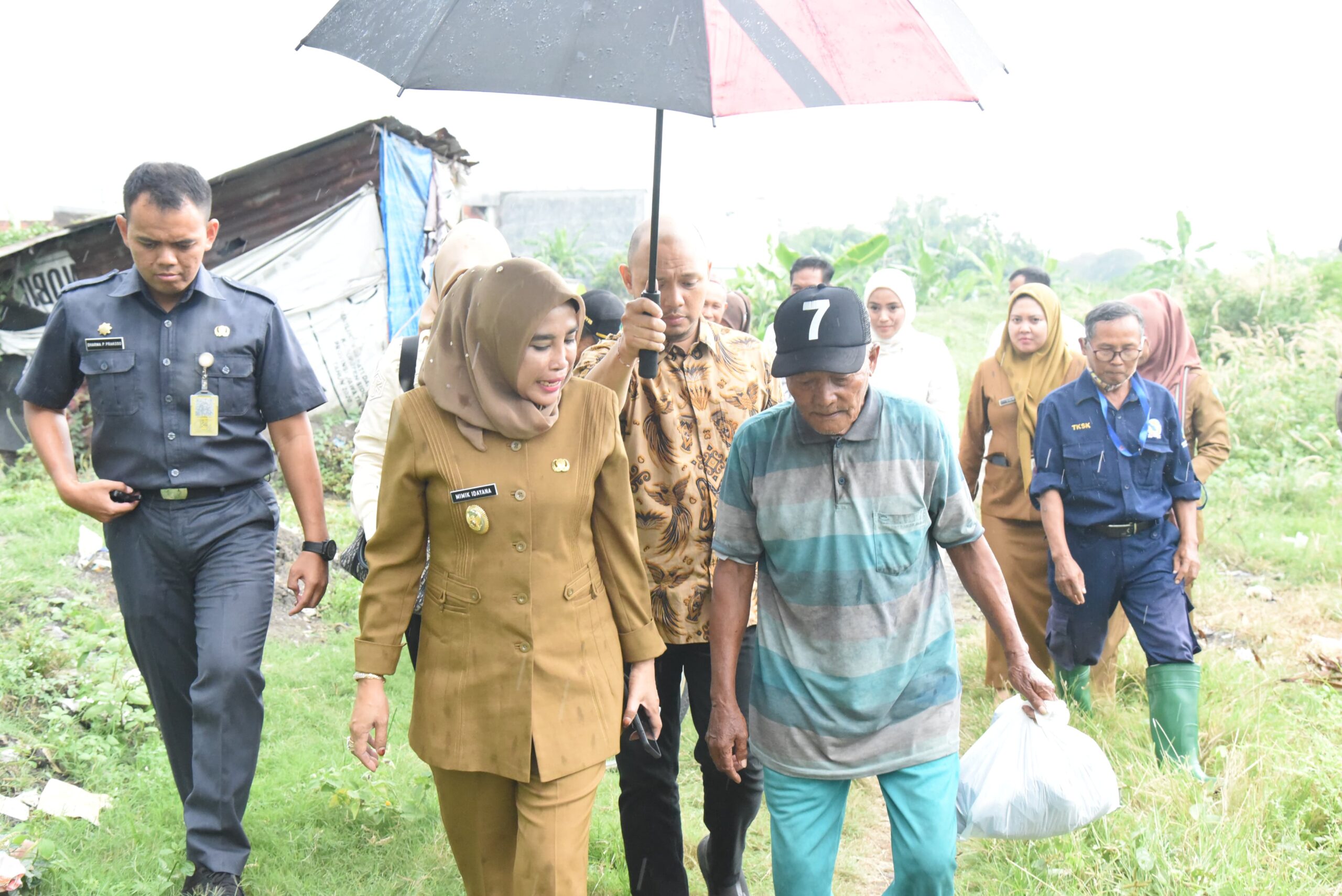 Wabup Sidoarjo Sidak ke Gubuk Tak Layak Huni di Tanggulangin