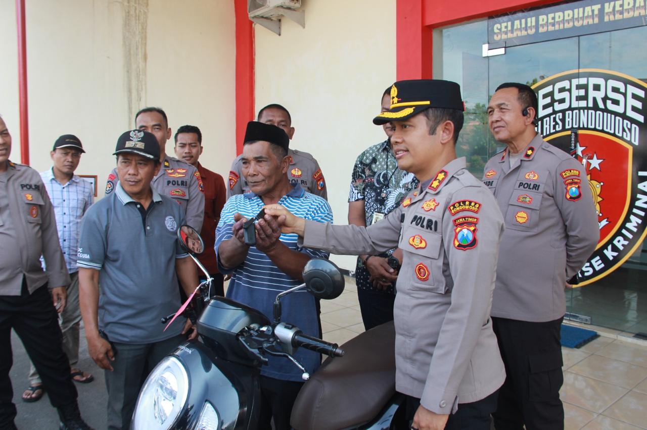 Pasca Amankan Tersangka Curanmor, Polres Bondowoso Serahkan Motor ke Pemilik Tanpa Biaya