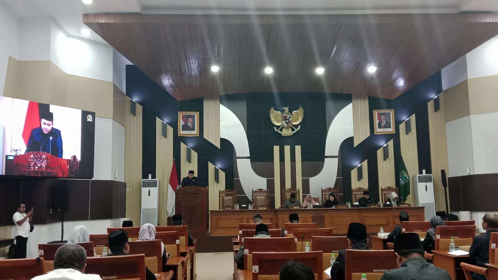Sidang Paripurna DPRD kabupaten Pasuruan Jawaban Atas Pandangan Raperda Perubahan APBD Tahun Anggaran 2025