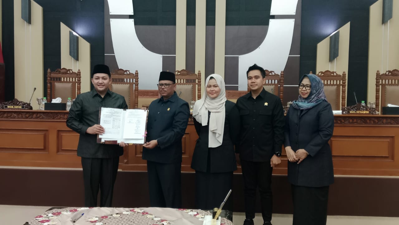 Pengesahan Raperda Non APBD tahun 2025 di sahkan oleh DPRD Kabupaten Pasuruan