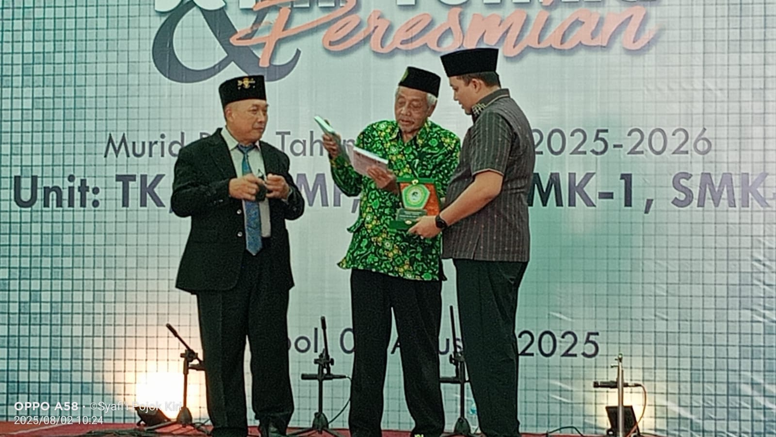 Guru dan Orang Tua Nyandang Peran Sangat Penting Dalam Mendidik Dan Penanaman Budi Pekerja Pada Anak