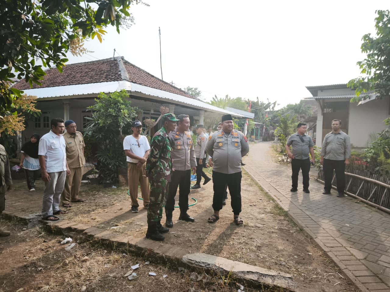 Polres Pasuruan Beri Santunan Keluarga Korban Anirat di Wonorejo