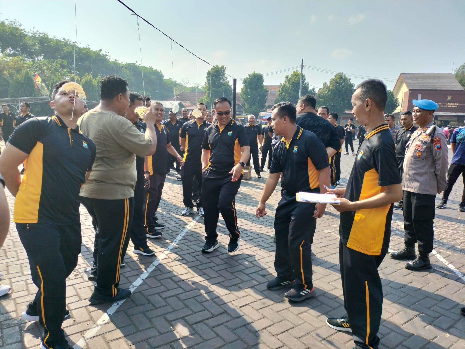 Polres Pasuruan Pererat Hubungan dengan Masyarakat Lewat Lomba HUT RI ke-80