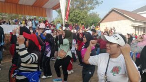 Senam bersama merayakan HUT RI ke-80