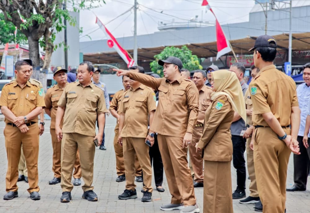 Bupati Pasuruan bersama Disperindag pinta pasar wisata cheng hoo Pandaan harus bersih, nyaman dan tertib