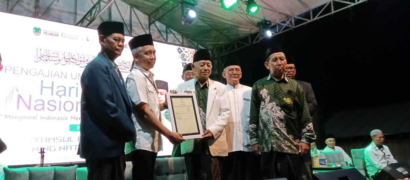 Dalam Rangka Peringatan Hari Santri Nasional Tahun 2025 MWCNU Gempol Gelar Gebyar Pengajian Umum dan Sholawat