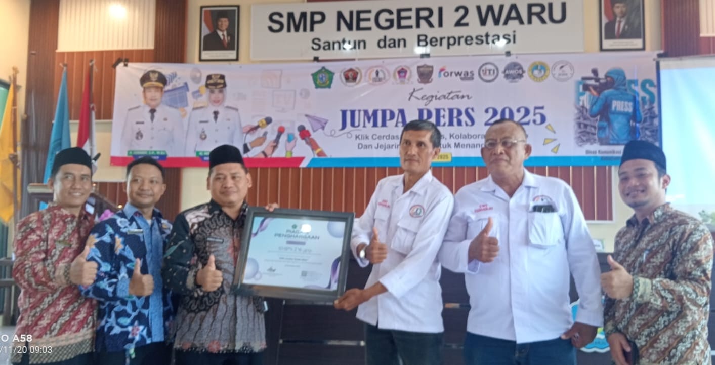 DPD SWI Sidoarjo Bersama Kominfo Sosialisasi Digital Melawan Hoax di SMPN 2 Waru
