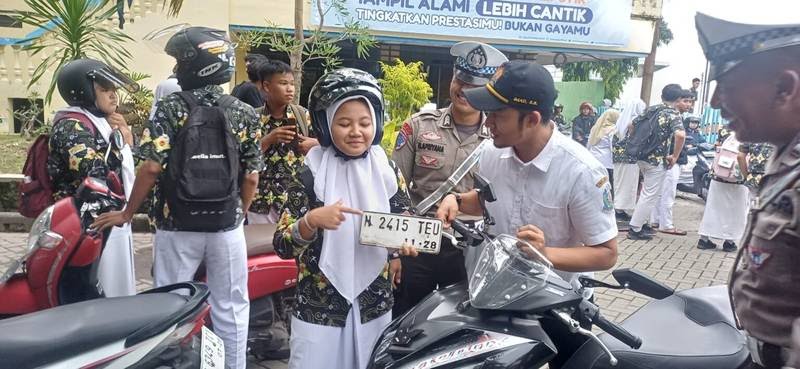 Operasi Zebra Semeru 2025, Satlantas Pasuruan Tertibkan 20 Pelajar SMAN 1 Pandaan yang Melanggar Aturan Berkendara