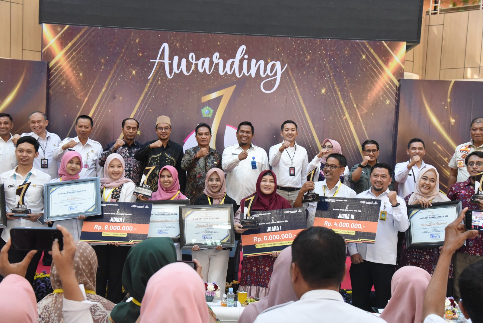 Pemkab Sidoarjo Beri Penghargaan KISI 2025 Kepada Perangkat Daerah dan Masyarakat