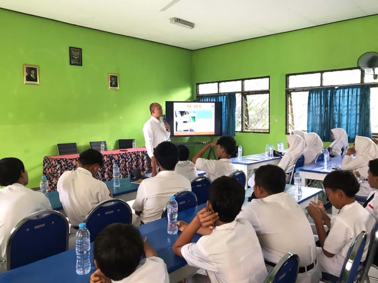 Satresnarkoba Polres Pasuruan Gelar Penyuluhan Bahaya Narkoba di SMPN 1 Rembang