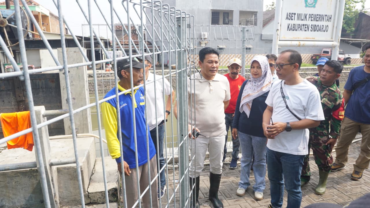 Sidak Empat Lokasi Banjir, Bupati Sidoarjo Tegaskan Penanganan Cepat