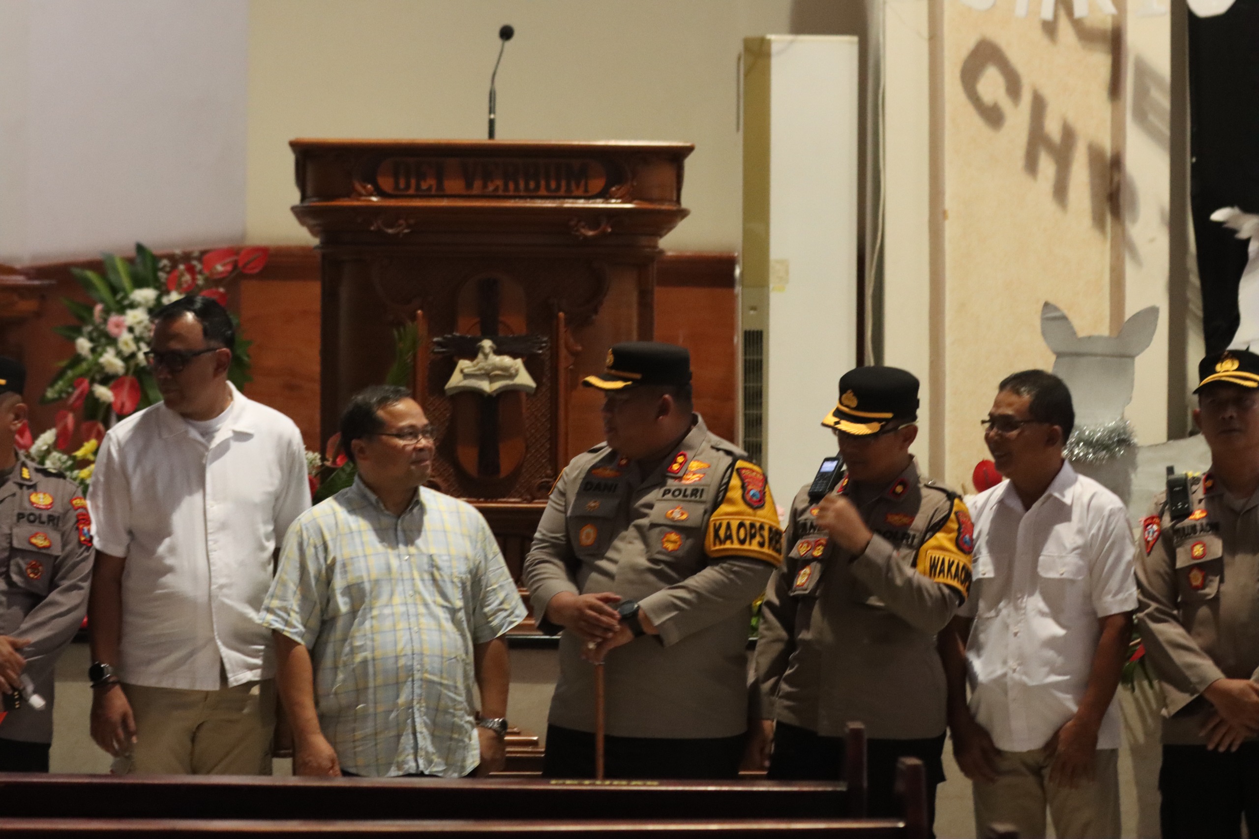 Kapolres Pasuruan Pantau dan Perketat Pengamanan Misa Natal 2025 di Gereja Santa Theresia Pandaan