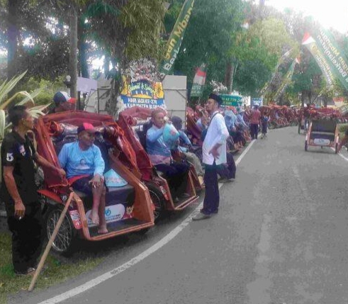 Presiden Prabowo Salurkan 100 Becak Listrik Gratis ke Warga Blora, Sasar Penarik Becak Lansia