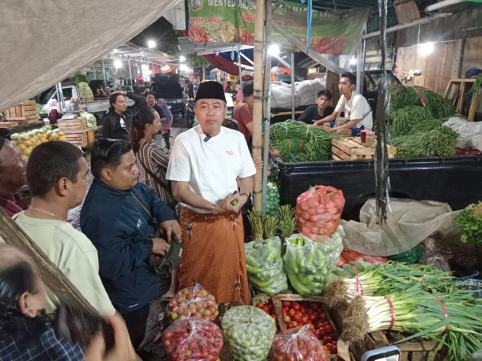 Diskoperindag Kab Pasuruan Tinjau Pasar Sayur Gempol Guna Mendengar Keluhan Pedagang