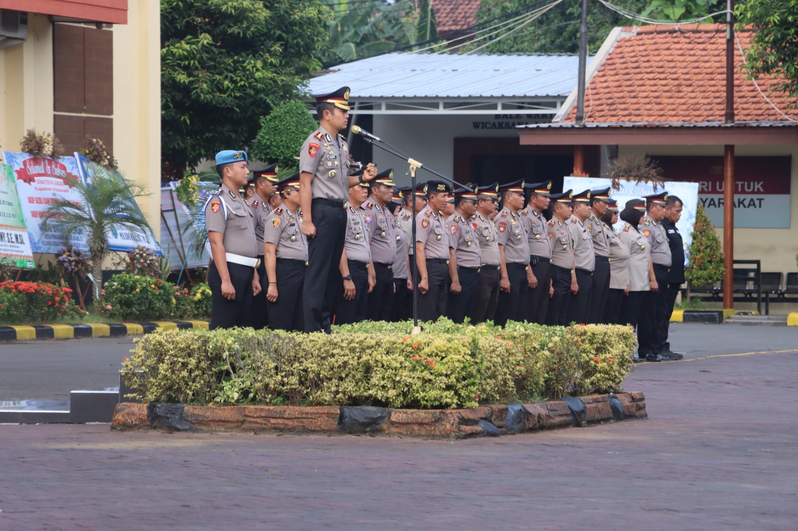 Pimpin Apel Perdana, Kapolres Pasuruan Ingatkan Anggota Tak Menyalahgunakan Wewenang dan Tetap Mengayomi